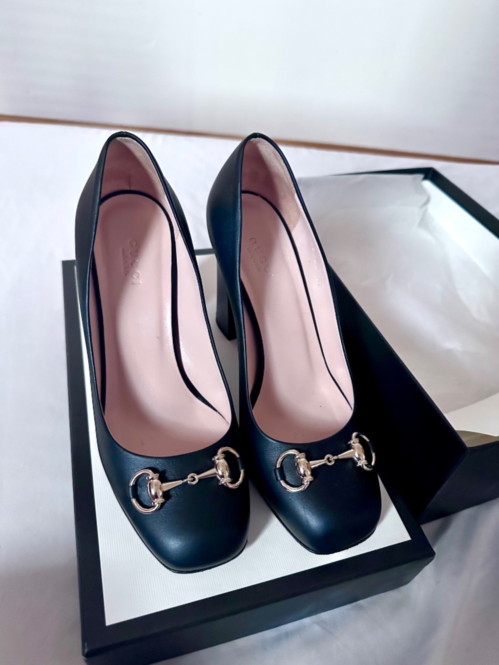 Authentic Gucci Pumps - Picture 3 of 10